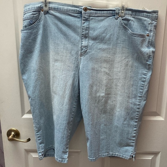 Q Women's Gloria Vanderbilt solid blue stretch plus size capris 24W - Picture 1 of 5